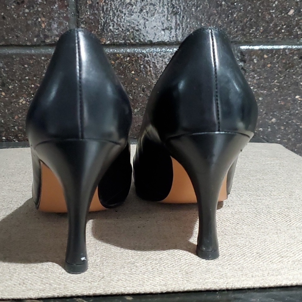 SALVATORE FERRAGAMO BLACK HEELS GOLD GANCINI HORSE BIT LEATHER OLD MONEY LUXURY - Picture 8 of 12